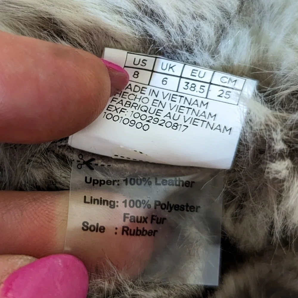 TOMS Vista Desert Taupe Suede Boots with Faux Fur and Ties 8